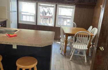 Grandma's Home in the Woods. Yellowstone - Foto 11