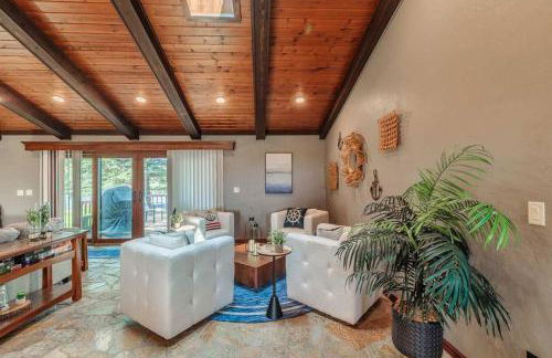 Waterfront Home with Dock Sleeps 8 - Foto 6