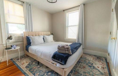 Walk to Downtown Salem with Arcade- Free Parking! - Foto 7