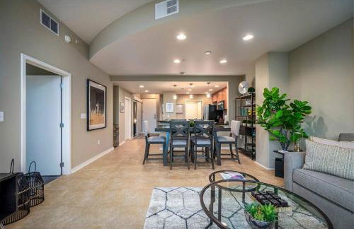 Stunning & Luxurious 2Bed 2Bath Open floor plan - Foto 12