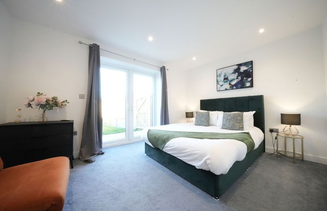 Heathrow Charge and Go - Photo 6