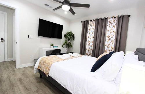 NEW! 2-Bedroom Fontana Guest House close to Kaiser Permanente - Photo 21