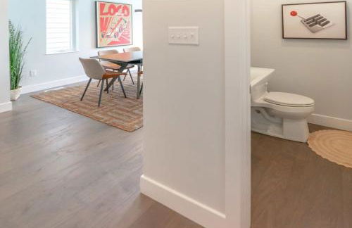 Beautiful Modern 3BR in the Grove ABODEbucks - Photo 23
