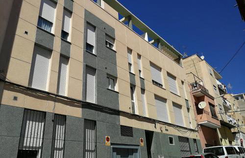 Quiet, Modern Apartment - Photo 24