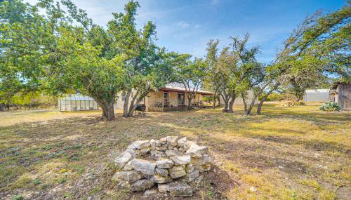 Pet-Friendly Hill Country Retreat with Deck! - Foto 2