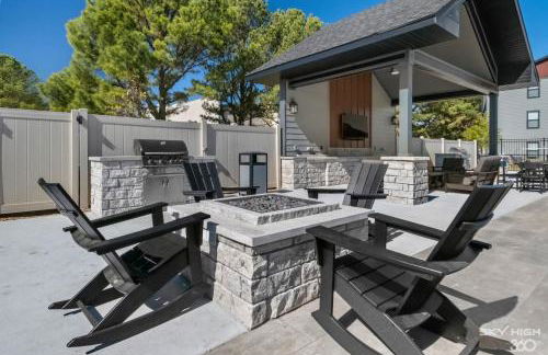 Modern King BR, Sectional, Pool, Gym, Near U of A - Foto 22