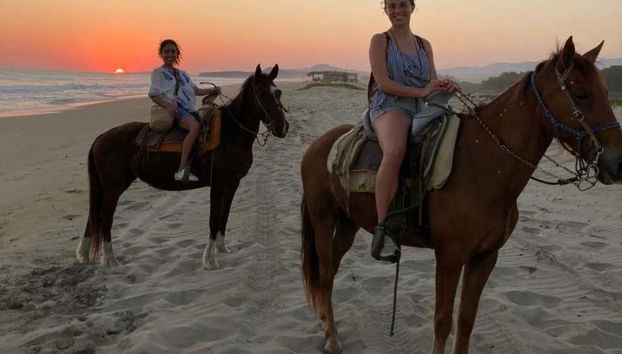 Entardecer na praia Puerto Suelo