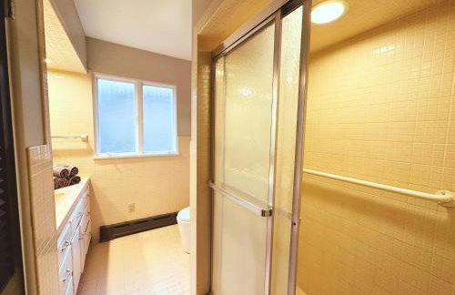 1mi to ND, King Beds, Easy Parking, Pet Friendly, Huge Fenced Yard for Games - Foto 52