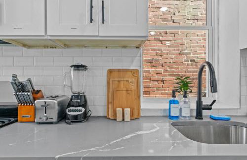 Brick and Modern on Miami St By StayLage - Foto 16