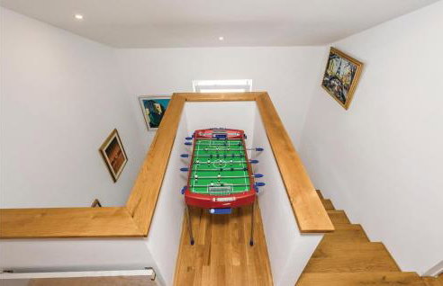 4 Bedroom Gorgeous Home In Jurdani - Photo 37