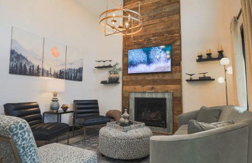 Valley View Resort Cabin #4, 2-Bed, Modern-Luxury with Hot Tub in Canaan Valley, WV - Photo 4