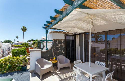 Modern Oasis with Sun & Style 3 Pools AC WiFi - Photo 23