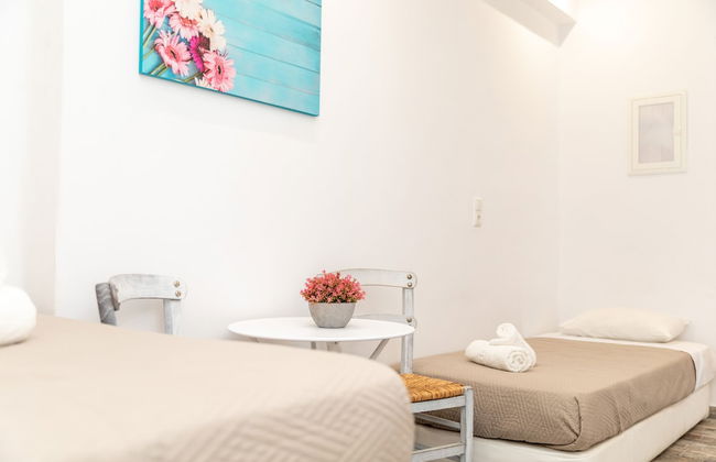 Depis Luxury Suites - Photo 9