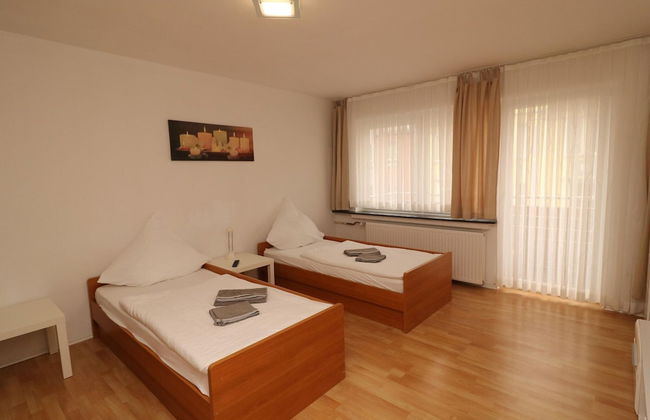 Stylish Holiday Apartment - Photo 12