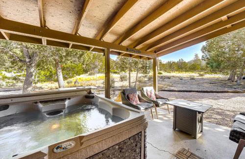 Peaceful Strawberry Cabin Fire Pit and Hot Tub - Foto 1