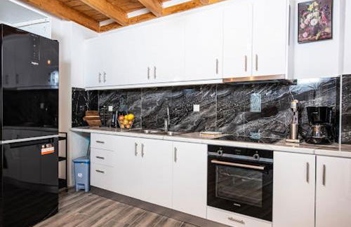 Basil & Sunrise - Photo 23