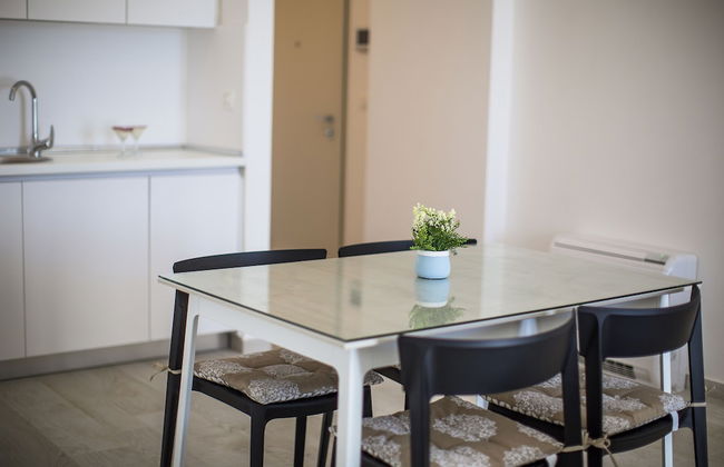 ROYAL GARDENS Apartments - Photo 56