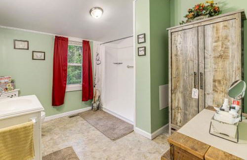 Grandmas Farm House on 125 Acres with Fire Pit! - Foto 17