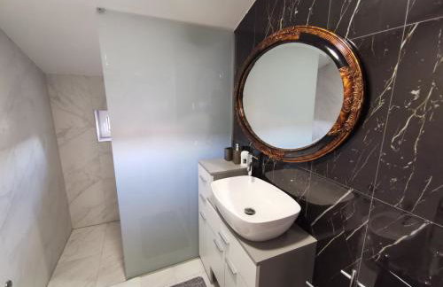 Premium Two-bedroom Apartment - Photo 24