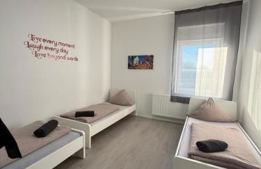 estrella24 LIVING ROOMS Singapur - Foto 2