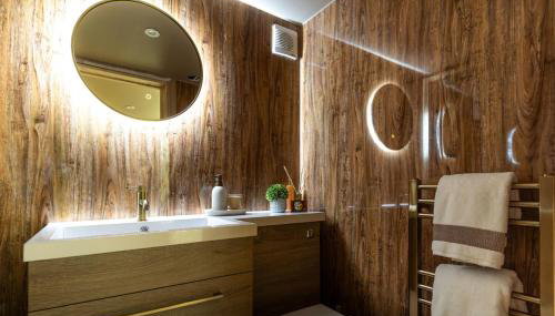 Tree House - Luxury Riverside Escape! - Foto 5