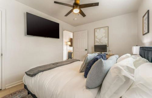 Central Denver Hangout with Huge Backyard - Foto 15