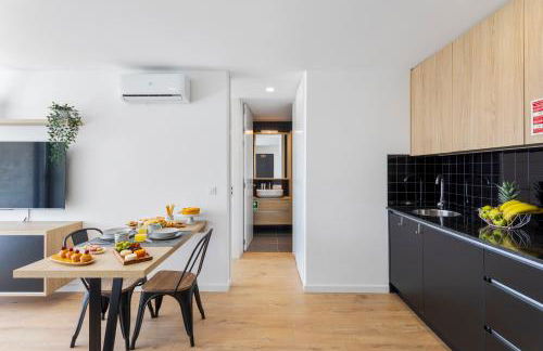 HostWise - Bright Flat with Balcony and Garage - Foto 19