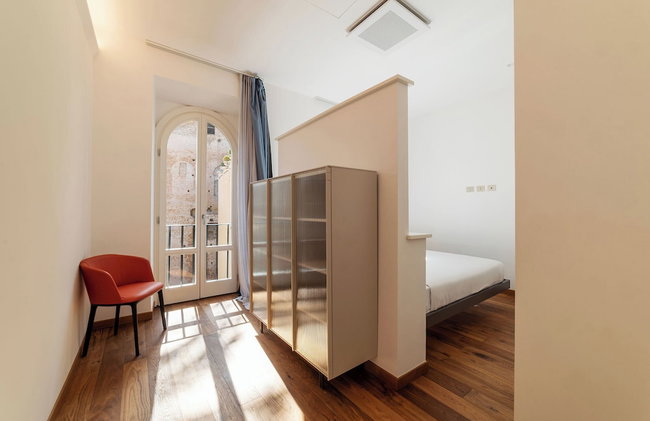 JOIVY Exclusive 2-Bedroom Villa with Private Garden - 5 minutes from the Colosseum - Photo 41