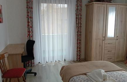 RJS Lambach GbR, Ferienwohnung am Dorfplatz - Foto 7