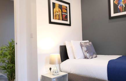 Spacious 4 Bedroom Home with Garden in Bedford - Foto 44