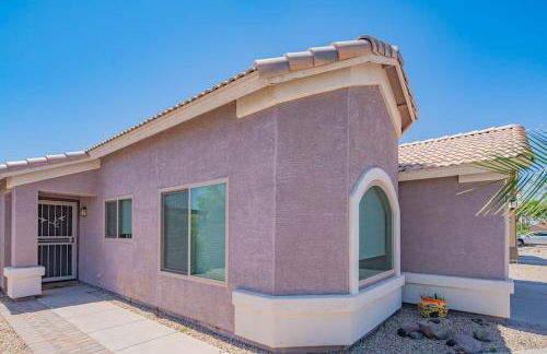 Boho Chic Arizona Villa w Pool & Mini Golf - Foto 38