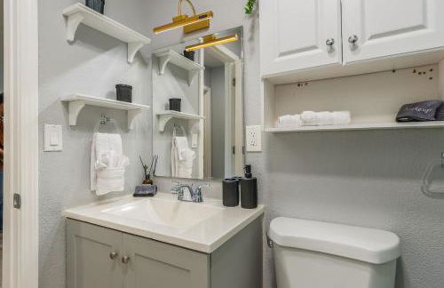 Home in Kansas City 15 mins to KCI with a KING bed and workspace - Foto 23