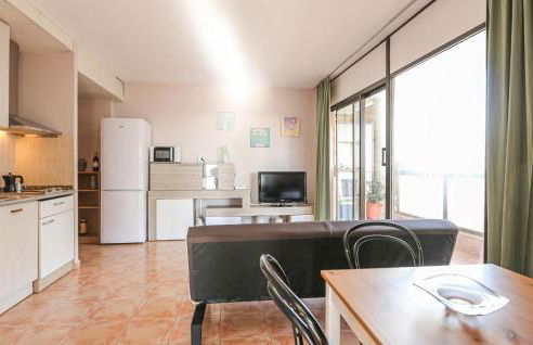 Cozy Apartment In Malgrat De Mar - Foto 10