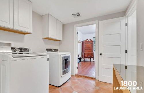 3 Home 12 bedroom compound with Pool and BBQ sleeps 24 - Foto 7