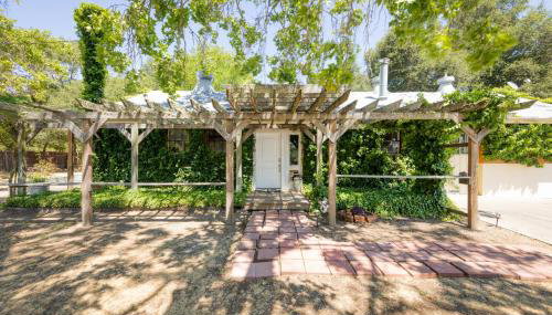 Charming Milk Barn Home on Vineyard Estate - Foto 5