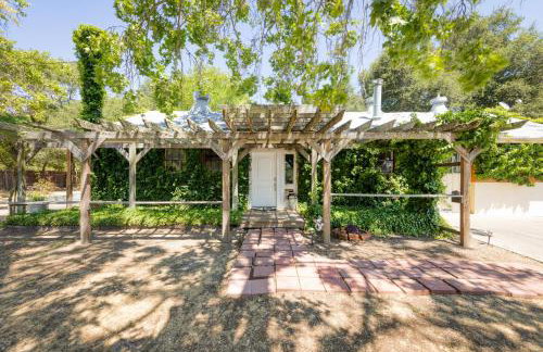 Charming Milk Barn Home on Vineyard Estate - Foto 5