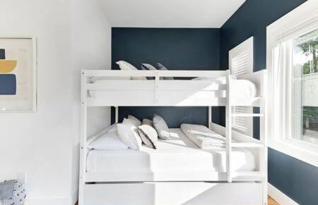 The Hadley House - Cozy Porch & Fenced in Backyard - Foto 42