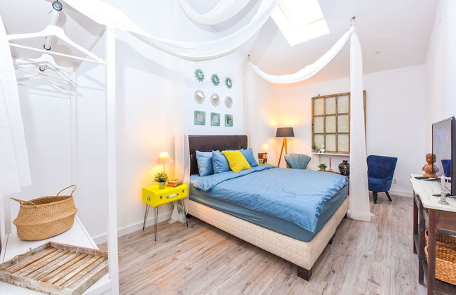 Parliament & River View Apartments - Photo 42