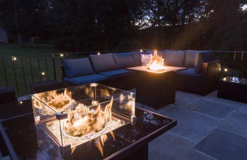 Spacious 6BR Getaway Game Room Firepit NYC - Foto 7