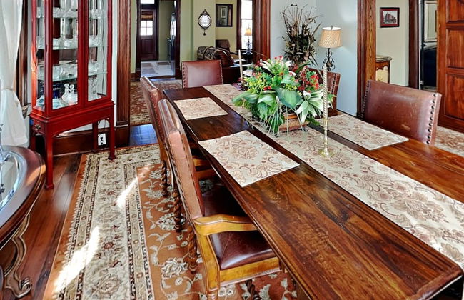 Historic Elegance - Photo 24