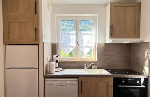 T3 rénové avec balcon, vue montagne et Parking. - Photo 10