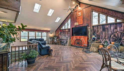 Pet-Friendly Bartlett Farmhouse with Deck! - Foto 1