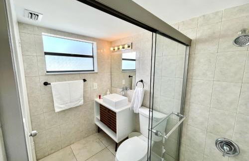 Large 1 bedroom apartment with free private parking - Foto 5