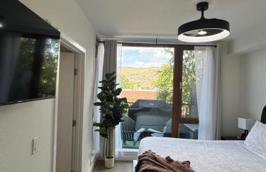 Lakeside luxury with hot tub and pool - Foto 12