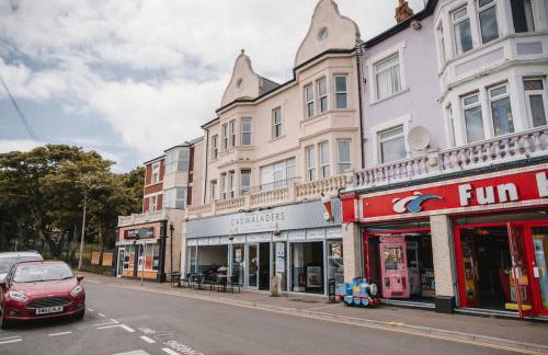 Barry Island Beachfront Apartment - Stunning Bay Views and Private Parking - Foto 25