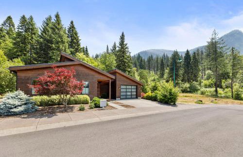Mountain-View Retreat with Hot Tub & Waterfalls - Foto 34