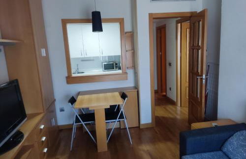 Apartamento luminoso cerca de Plenilunio y aeropuerto con garaje, piscina y vigilancia 24h - Photo 9