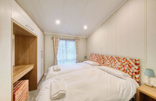 New Forest lodge - 194 NO PETS - Photo 12