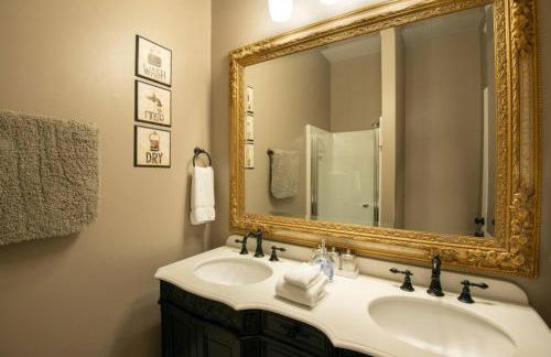 Uncork on Historic Main! - Foto 21