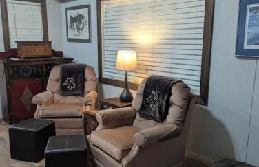 Gerrie's Place at Figment Ranch Foundation Animal Sanctuary near Round Top Texas - Foto 7